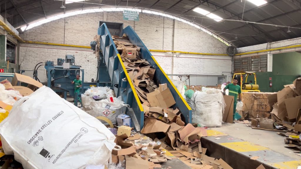 relatório anual, logística reversa, sustentabilidade, gestão de resíduos, economia circular, conformidade ambiental, leis ambientais, relatórios empresariais, responsabilidade ambiental, Reversa.