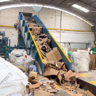 relatório anual, logística reversa, sustentabilidade, gestão de resíduos, economia circular, conformidade ambiental, leis ambientais, relatórios empresariais, responsabilidade ambiental, Reversa.